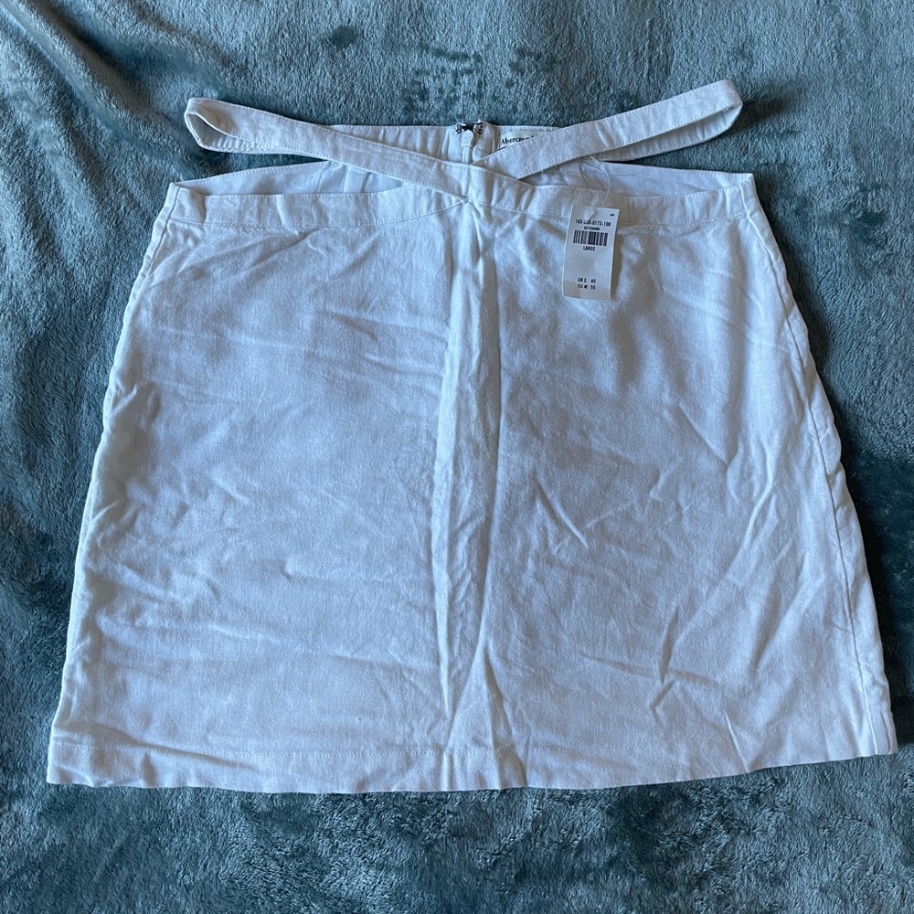 White Linen Skirt with Waist Detail